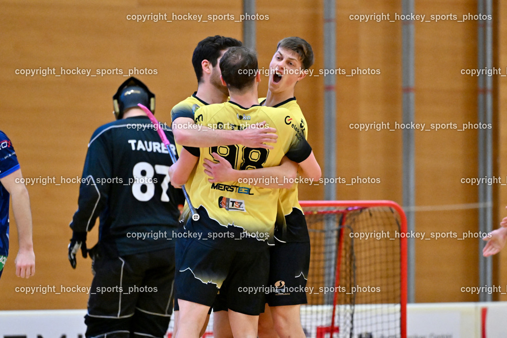 VSV Unihockey  vs. FBK Loka  | #16 Gal Šardi FBK Loka, #10 Luka Peklaj FBK Loka, Jubel FBK Loka Mannschaft, #98 Gašper Triler FBK Loka, VSV Unihockey  vs. FBK Loka , VSV Unihockey  vs. FBK Loka  am 25.01.2026 in Villach (Ballspielhalle St. Martin), Austria, (Photo by Bernd Stefan)
