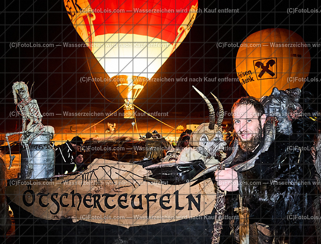 _ALP8498_NACHTderBALLONE_Lackenhof_Gaminger Oetscherteufel | ... mit dem Ballonsportclub Ötscherland aus Wieselburg, der Bergrettung Lackenhof mit einer Schauübung, der Perchtengruppe 'Gaminger Ötscherteufeln' und dem Musikverein Lackenhof, die Ballonfahrer spendeten ihre Gage in diesem Jahr dem schwer verunglückten Gerald Bernreiter alias 'KLEX' der erst nach der ReHa und einem Umbau seines Hauses in Lackenhof frühestens im Mai 2026 wieder nach Hause kommen kann, So 28. Dezember 2025.