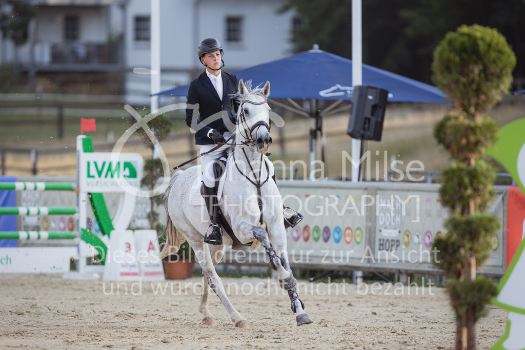 220728_BHO_ST_M1-Spr_2-822 | Deine schönsten Turniermomente als professionelle Fotos! Entdecke hochwertige Pferdesport-Fotografie im Online-Shop. Jetzt Fotos finden & bestellen!