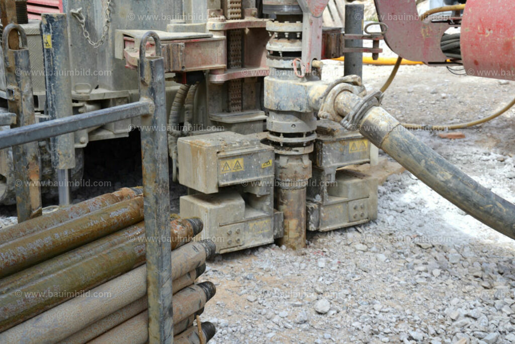 bib-lg16-heizung-0015 | Nach LV-Leistungsgruppen sortierte Detailfotos über den Bau eines Hauses. Alle Hausbau-Bilder direkt vom Urheber und Autor der Website Haus-Selber-Bauen.com