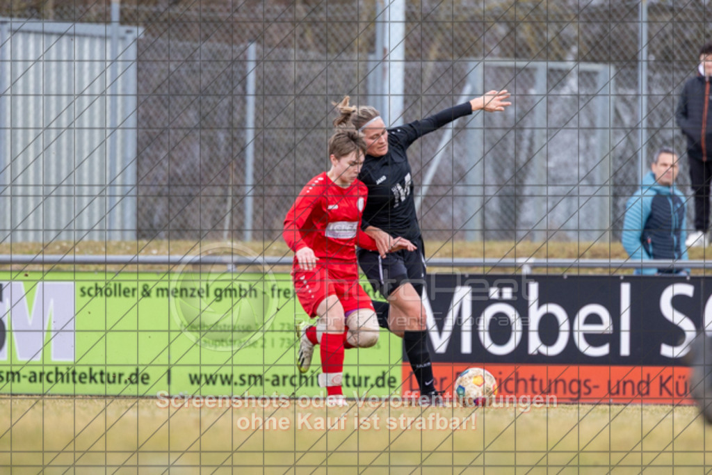 20250223_143730_0796 | #,1.FC Donzdorf (rot) vs. TSV Tettnang (schwarz), Fussball, Frauen-WFV-Pokal Achtelfinale, Saison 2024/2025, Rasenplatz Lautertal Stadion, Süßener Straße 16, 73072 Donzdorf, 23.02.2025 - 13:00 Uhr,Foto: PhotoPeet-Sportfotografie/Peter Harich