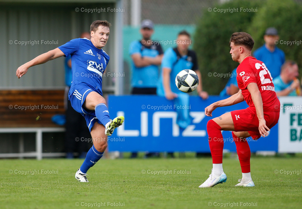 A_LUI_13092025_13 | SPORT FUSSBALL LT1 OOE LIGA ASKOE OEDT 1B-UNION EDELWEIß LINZ 13.09.2025 IM BILD:MICHAEL LEONHARTSBERGER  (OEDT1B) UND FLORIAN SPRINZING (EDLWEIßLINZ) FOTO:FOTOLUI