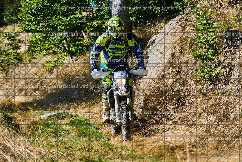 ALP5689_GRANITBEISSER_Extreme_VorausMotorrad | (C)FotoLois.com, Alois Spandl, 28. GRANITBEISSER Mountainbike-Marathon in St. Georgen am Walde, Sa 3. Sept. 2022.