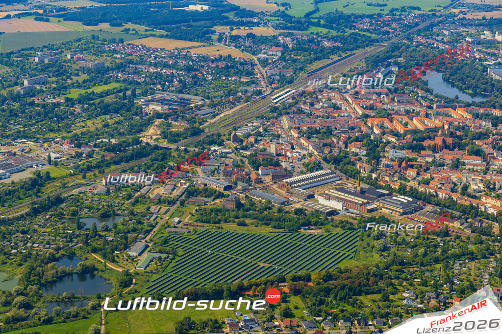 Neue Luftbildaufnahme der Stadt Stendal - Das Luftbild wurde 2025 vom UL-Flugzeug heraus erstellt ( keine Drohnenaufnahme ) - Hochauflösende Luftaufnahme - für Wandbilder und großformatige Ausdrucke geeignet. Das besondere Geschenk!Hier alle&nbsp;Infos zur Lizenzierung der LuftaufnahmeWir fliegen auch dieses Jahr wieder in Ihre Region um Luftbilder zu erstellen.- Luftbild anfragen
