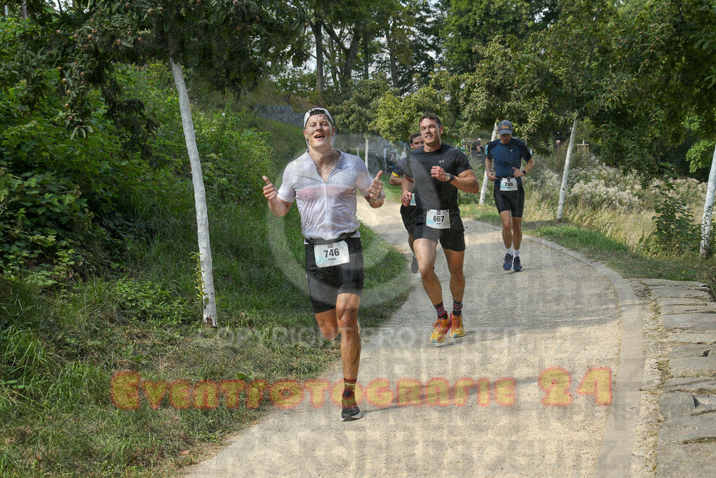 250824_1443_EX1_7295 | Sportfotografie im Rhein-Sieg Kreis, Köln, Bonn, NRW, Rheinland Pfalz, Hessen, etc. Unser Tätigkeitsfeld umfasst den Laufsport vom Volkslauf über den Marathon, Duathlon, Triathon bis zum Ultralauf wie Kölnpfad Ultra oder Schindertrail.