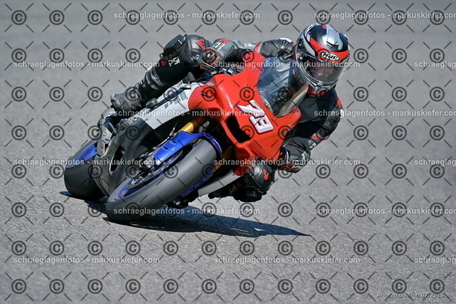 25bt04-0591 | markuskiefer.com - Realisiert mit Pictrs.com