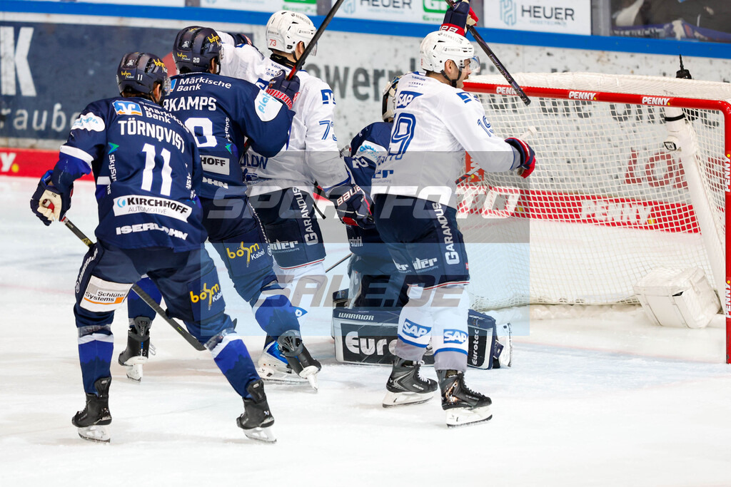 Eishockey | Luke Esposito - © Sportfoto-Sale (Jan Brüggemann) - Realisiert mit Pictrs.com