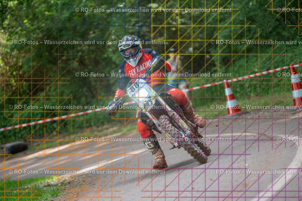 Wolfshausen 4 Lauf -1352 | Sportfotografie von RO-Fotos: Motorsport, Motocross, Enduro, Laufveranstaltungen und Triathlon. Professionelle Fotos von Sportlern und Events. - Realisiert mit Pictrs.com