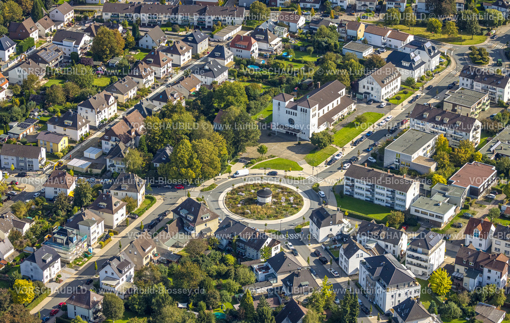 Arnsberg230904315 | Luftbild, Kath. Kirche St. Michael, Neugestaltung Kreisverkehr Pfarrer-Leo-Reiners-Platz, ehemals Ehmsenplatz, Neheim, Arnsberg, Sauerland, Nordrhein-Westfalen, Deutschland