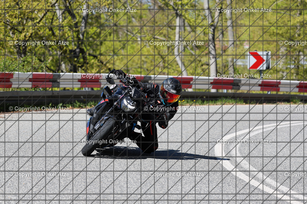 IMG_7440 | Fotograf am Kyffhäuser. Onkel Atze. Kyffhäuser Rennstrecke. Café36. Motorsportfotografie. - Realisiert mit Pictrs.com
