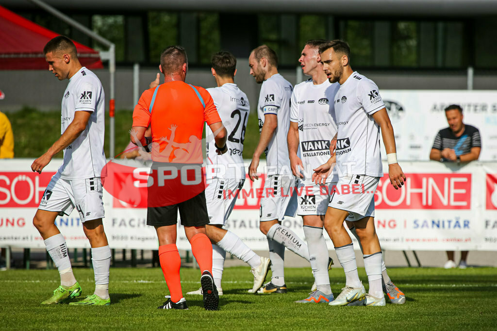 ASK Klagenfurt - SC Weiz 2:3, Kärntner Liga 3. Runde | Torjubel ASK Klagenfurt ASK Klagenfurt - SC Weiz 2:3 am 13.08.2023 in Klagenfurt
(ASK Sportzentrum Fischl), Austria, (Photo by Ernst Krawagner sport-fan.at) - Realisiert mit Pictrs.com