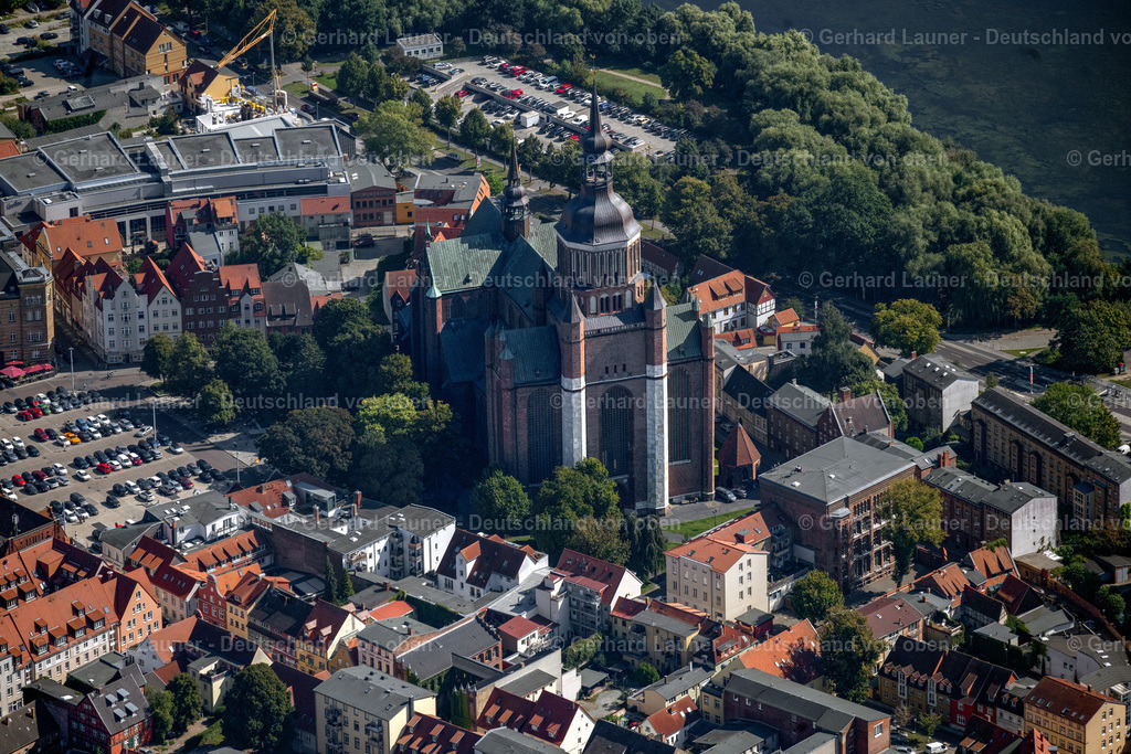 4061643 | STRALSUND 08.09.2021 Kirchengebäude der Sankt Marien Gemeinde St.Marienkirche im Ortsteil Andershof in Stralsund im Bundesland Mecklenburg-Vorpommern. Weiterführende Informationen bei: Hansestadt Stralsund,  St. Mariengemeinde,  Stadtmarketings Stralsund e.V.. // Church building Saint Marien municipality in the district different court in Stralsund in the federal state Mecklenburg-West Pomerania. Further information at: Hansestadt Stralsund,  St. Mariengemeinde,  Stadtmarketings Stralsund e.V.. Foto: Gerhard Launer