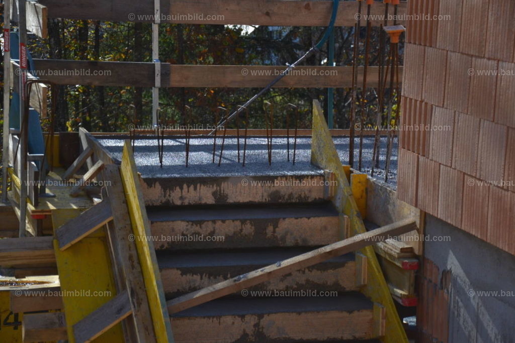bib-lg04-betonarbeiten-treppen-0706 | Nach LV-Leistungsgruppen sortierte Detailfotos über den Bau eines Hauses. Alle Hausbau-Bilder direkt vom Urheber und Autor der Website Haus-Selber-Bauen.com