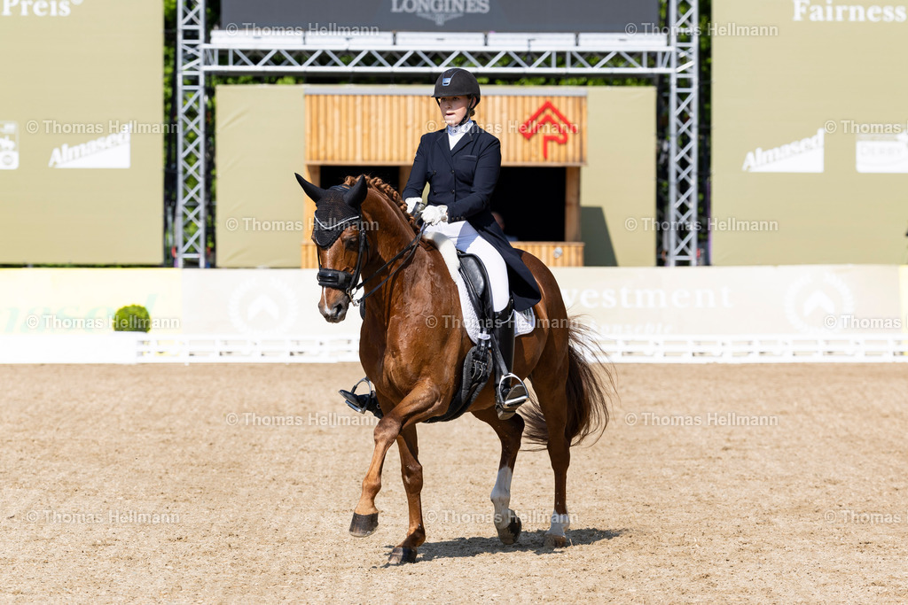 TH_578-UNTERMANN Sophia (GER)_ Meran_18127 | 224JUENGEL Marvin (GER), Balou's Erbin OldDeutsches Spring- und Dressur-Derby 2024 am 10.05.24 in Hamburg, 578UNTERMANN Sophia (GER), Meran