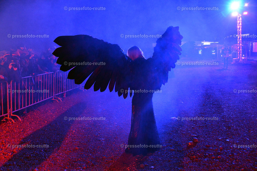 news-2022-Dez03-Krampusumzug-Reutte-WTV_5618 | Info aus dem Bezirk Reutte/Ausserfern Tirol sowie eine umfangreiche Bilddatenbank über die gesamte Region: Lechtal, Talkessel Reutte, Tannheimertal, Zwischentoren. Lech, Plansee, Zugspitze, Grenztunnel, B179, Fernpassstraße, Verkehr, Lawinen, Tradition, - Realisiert mit Pictrs.com