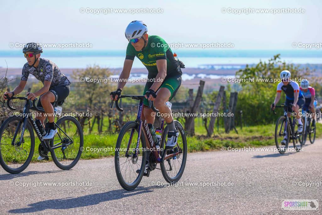 TRA_0327 | Neusiedlersee Radmarathon 2026@sportshot_your_pictrs #yourpictures#roadtowm2029 #nrm #neusiedlerseeradmarathon #neusiedlersee #neusiedlerseetourismus #burgenland #mörbisch #nrm26 #burgenlandtourismus #voglundco #poweredbyburgenlandtourismus #radsport #rad #marathon #ucigranfondo #visitburgenland #ucigranfondoworldseries