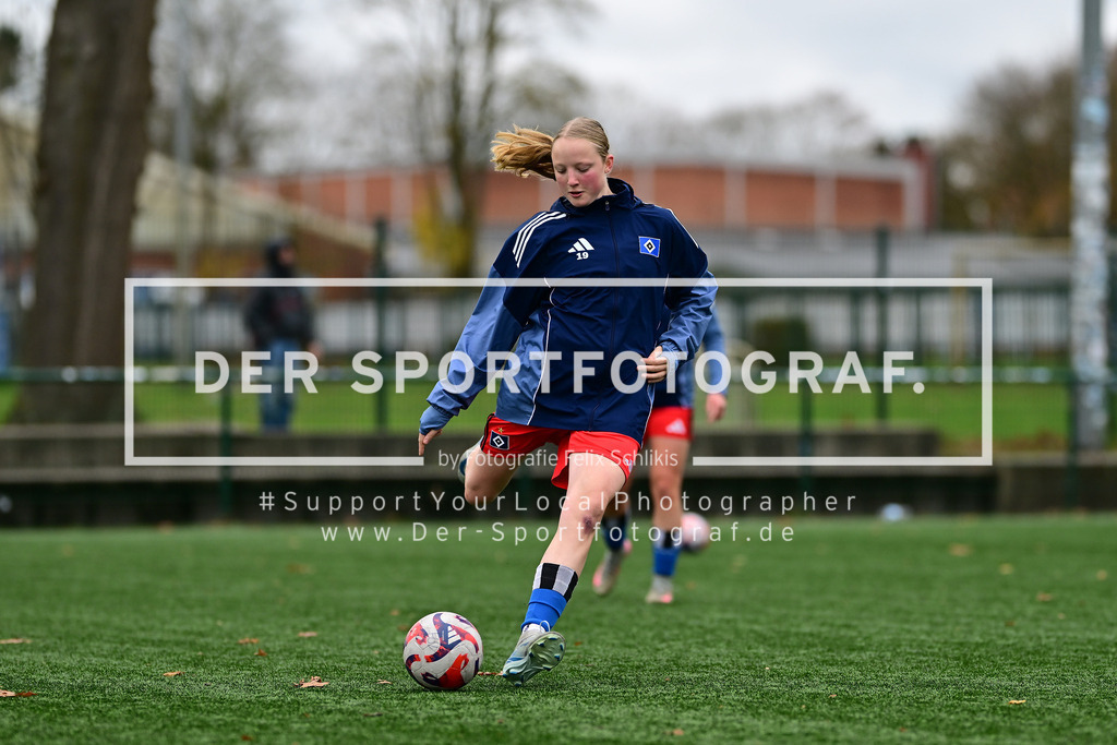 Fußball I Juniorinnen I Saison 2025-2026 I Regionalliga Nord I 7. Spieltag I Hamburger SV U17 - SpVg Aurich U17 I 00805 | Der Sportfotograf. - Realized with Pictrs.com