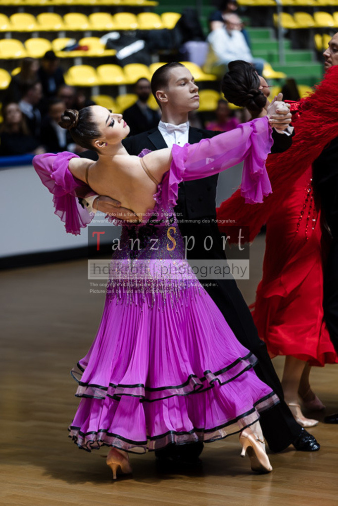 20250517_HessenTanzt_WDSF_IntOpen_Std_0933 | Tanzsportbilder, Standardtanz, Lateintanz, WDSF, DTV, LTVB, dancecomp, goc, hessen tanzt, blaues band der spree, walzer, tango, wiener walzer, slowfox, quickstepp, samba, rumba, cha-cha-cha, paso doble. jive, hd-kroft photography, turniertanzsport
