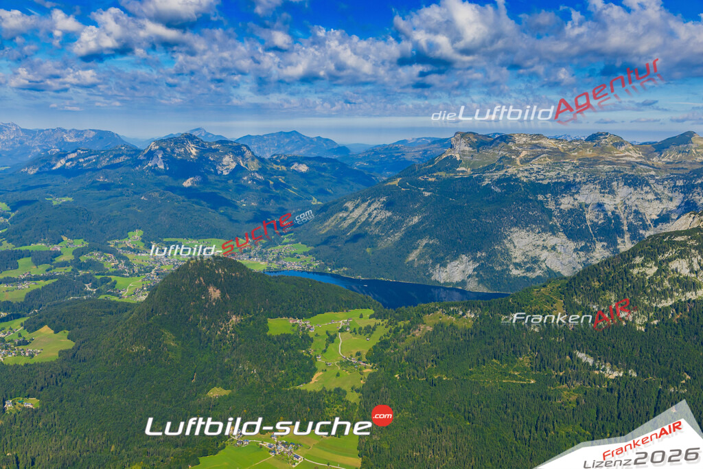 Klassische Luftaufnahme ohne Drohne zeigt:Altausseer See bei Altaussee - Die Luftbildaufnahme wurde 2025 vom UL-Flugzeug heraus erstellt ( keine Drohne ) - Hochauflösende Luftaufnahme -Nicht vergleichbar mit Google Maps oder Satelittenbilder- Die Geschenkidee !Mit Lizenz und Bildrechte bestellbar