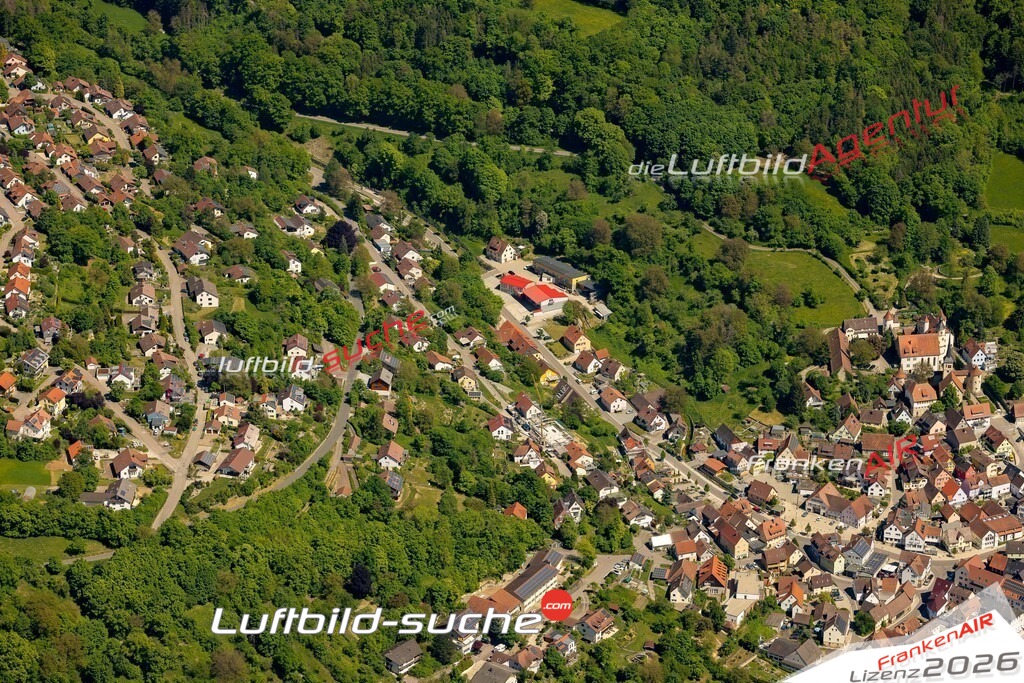 Luftaufnahme der Stadt Braunsbach - Die Luftaufnahme wurde 2025 vom UL-Flugzeug heraus erstellt ( keine Drohne ) - Hochauflösende Luftaufnahme - für professionelle Ausdrucke geeignet. Die Geschenkidee !Mit Lizenz und Bildrechte bestellbar