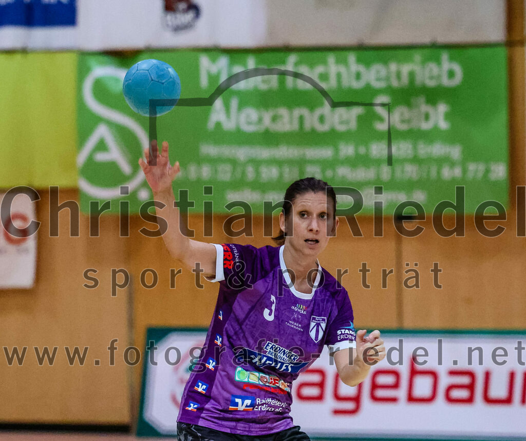 2023-11-04_009_SpVgg_Altenerding_gegen_TV_Altoetting | Erding, Deutschland, 04.11.2023:
Handball, Bezirksoberliga Frauen Altbayern 2023 / 2024, 6. Spieltag, SpVgg Altenerding gegen TV Altötting, Endergebnis: 28:26

Grit Kschischow (SpVgg Altenerding, #3)

Foto: Christian Riedel / fotografie-riedel.net