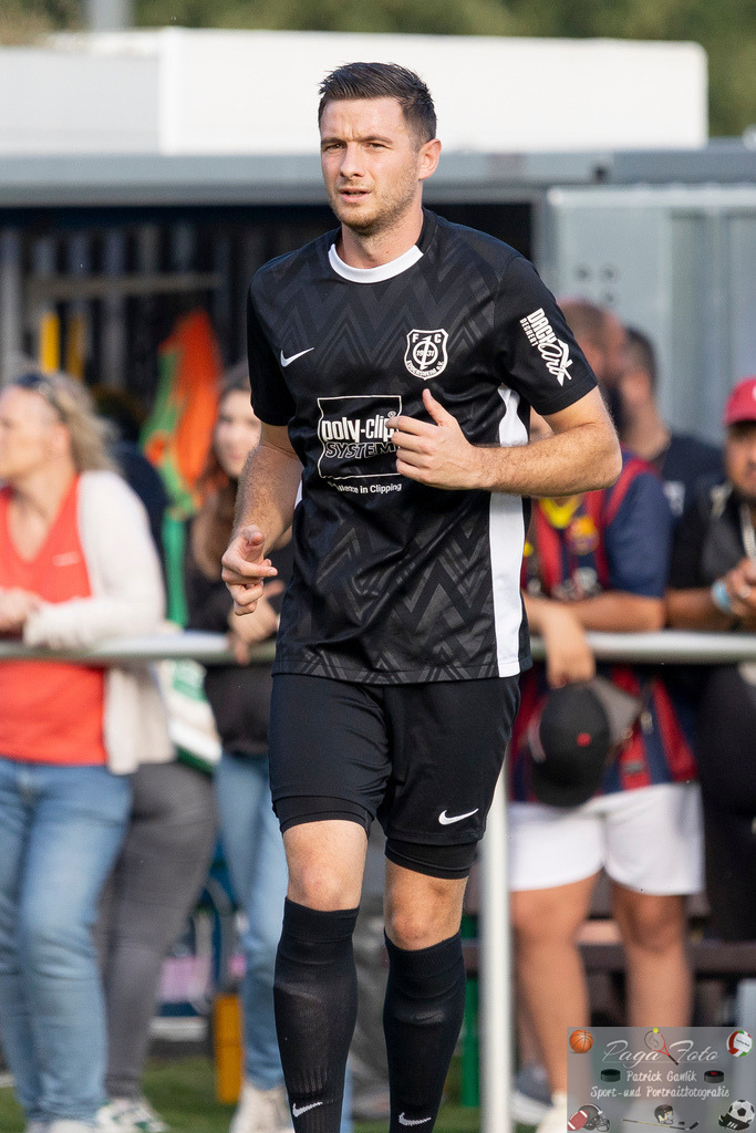 Hessenliga: Türk Gücü Friedberg - FC Eddersheim, 09.08.2024 | Maximilian Thomasberger (FC Eddersheim #5), Freisteller, Portrait / Porträt, Türk Gücü Friedberg - FC Eddersheim, Friedberg, Städtischer Sportplatz, 9.8.2024 - Realisiert mit Pictrs.com