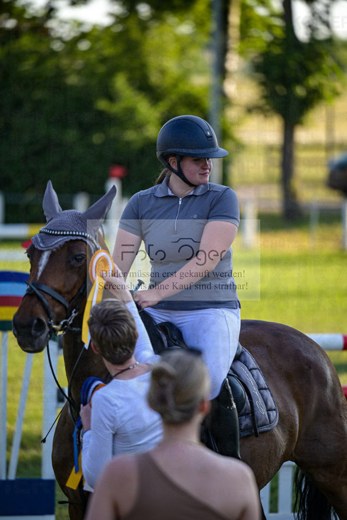 Reitturnier Voxtrup | Entdecke hochwertige Reitturnierfotos von Foto Oger. Professionell, emotional und authentisch – jetzt Lieblingsmomente im Shop bestellen.Deutschlandweite Turnierfotografie. - Realisiert mit Pictrs.com