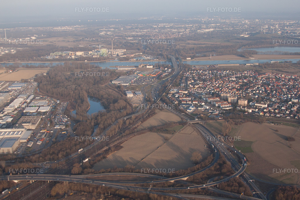 Luftbild: Maximiliansau, Maximiliancenter II im Ortsteil Maximiliansau in Wörth im Bundesland Rheinland-Pfalz in Deutschland. Foto: IMG_48970.jpg vom 16.03.2012 durch Werner Riehm/FLY-FOTO.de