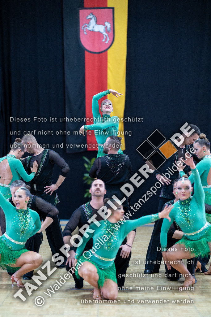 20230423-00604 | Hier finden Sie Tanz Bilder vom Latein und Standard Formationen tanzen. Sportbilder vom Tanzsport. Schöne Fotos und von Weltmeisterschaft, Europameisterschaft, Bundesliga, Regionalliga, Oberliga und Landesliga sowie von GOC Stuttgart, DanceComp, WM Bremen