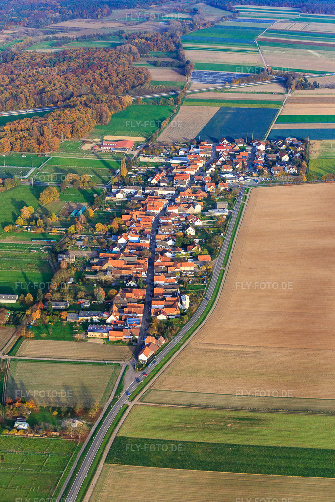 Luftbild: Brehmstr im Ortsteil Minderslachen in Kandel im Bundesland Rheinland-Pfalz in Deutschland. Foto: IMG_085200.jpg vom 08.11.2015 durch Werner Riehm/FLY-FOTO.de