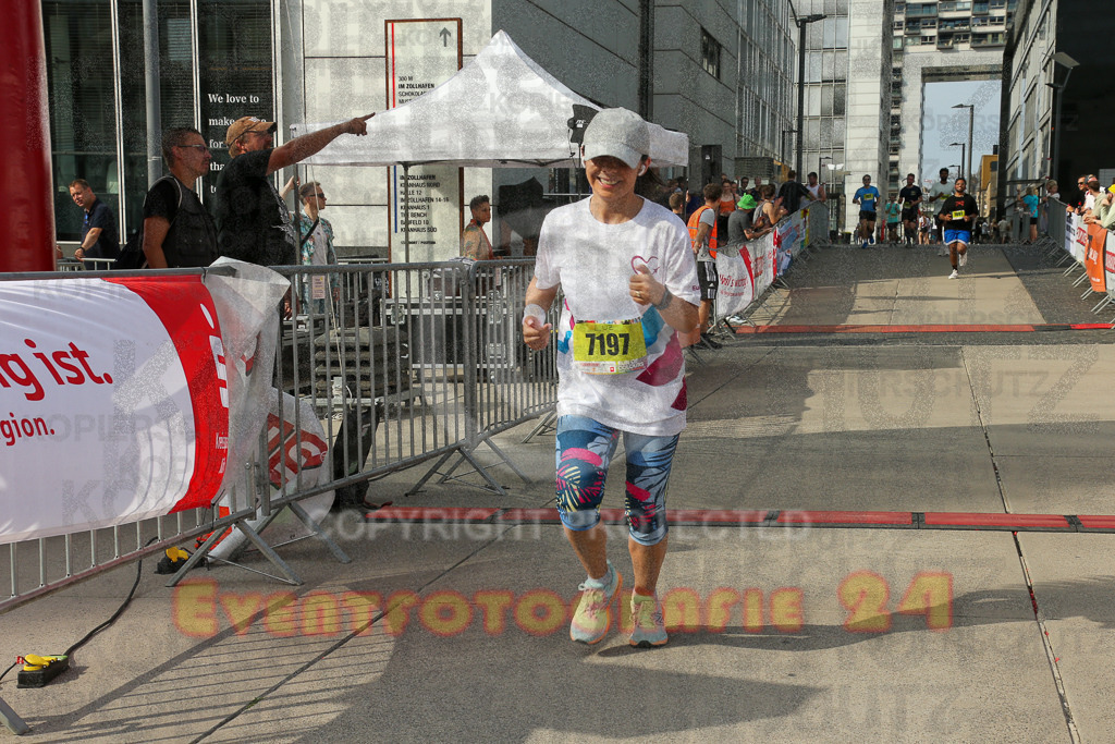 250920_1535_EX1_0119 | Sportfotografie im Rhein-Sieg Kreis, Köln, Bonn, NRW, Rheinland Pfalz, Hessen, etc. Unser Tätigkeitsfeld umfasst den Laufsport vom Volkslauf über den Marathon, Duathlon, Triathon bis zum Ultralauf wie Kölnpfad Ultra oder Schindertrail.