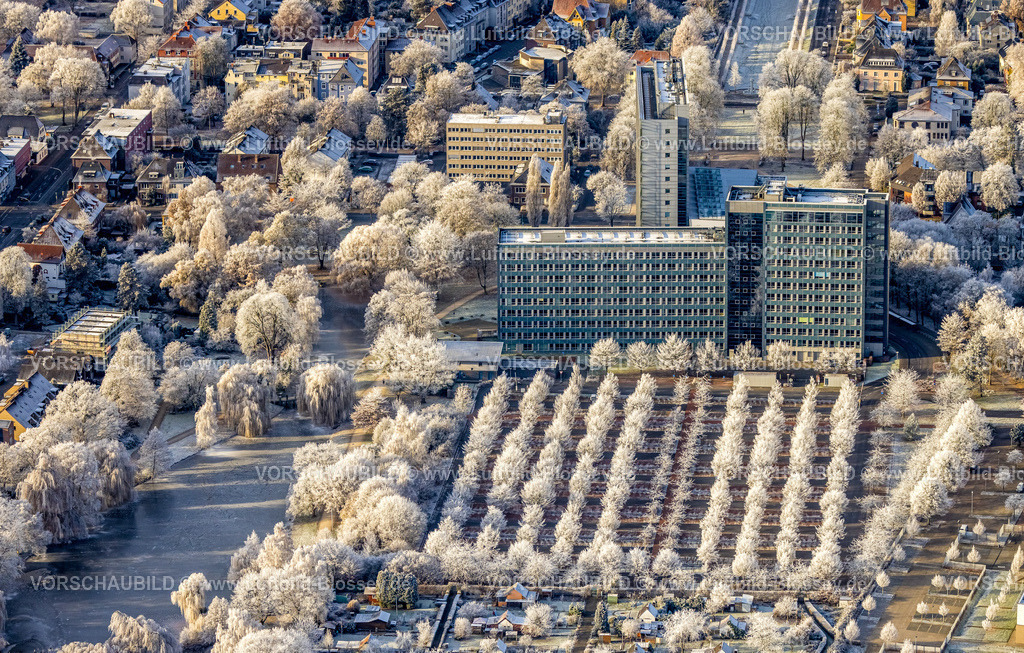Hamm221202700 | Luftbild, winterliches Oberlandesgericht Hamm, verschneite Bäume auf Parkplatz, Mitte, Hamm, Ruhrgebiet, Nordrhein-Westfalen, Deutschland