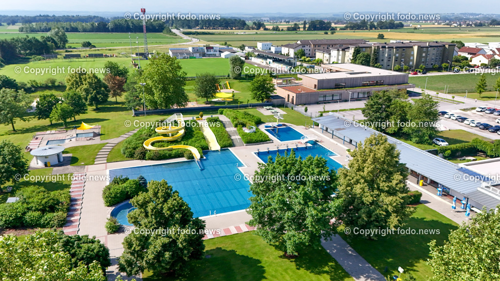 Vitalwelt Freibad Perg_ 05.06.2024-20 | 05.06.2024, Perg, AUT, Vitalwelt Perg, im Bild Freibad, Schwimmbecken, Sprungturm, Rutsche, Drohne
