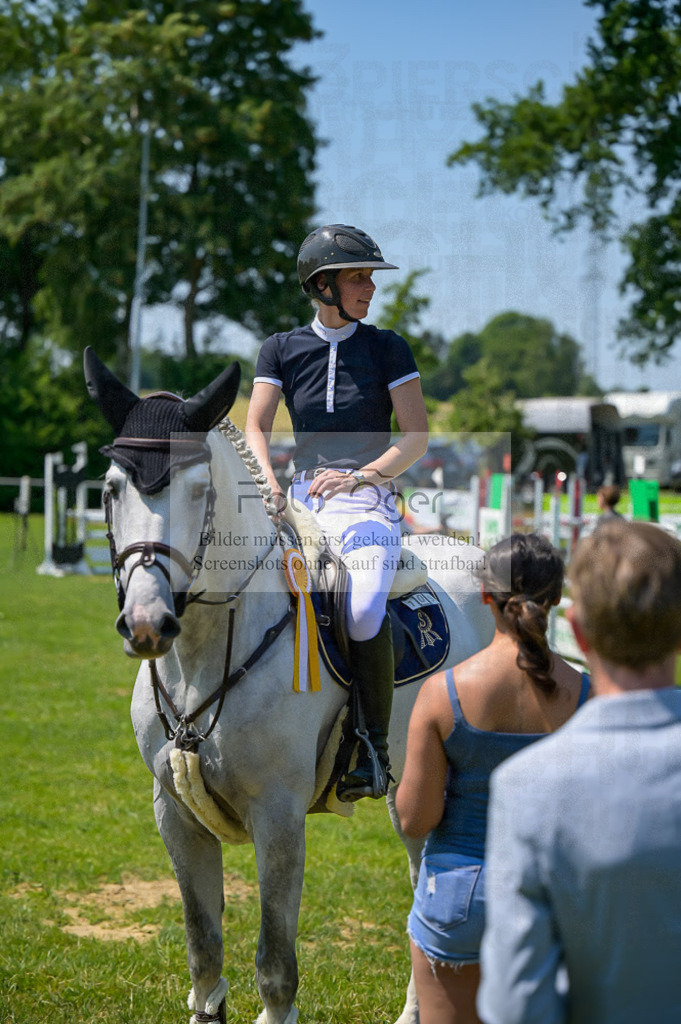 Reitturnier Voxtrup | Entdecke hochwertige Reitturnierfotos von Foto Oger. Professionell, emotional und authentisch – jetzt Lieblingsmomente im Shop bestellen.Deutschlandweite Turnierfotografie. - Realisiert mit Pictrs.com