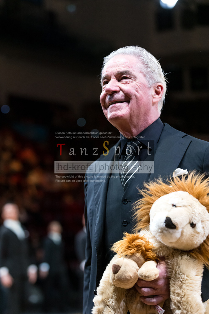 20241109_DM-Formationen_Vorrunde_2235 | Tanzsportbilder, Standardtanz, Lateintanz, WDSF, DTV, LTVB, dancecomp, goc, hessen tanzt, blaues band der spree, walzer, tango, wiener walzer, slowfox, quickstepp, samba, rumba, cha-cha-cha, paso doble. jive, hd-kroft photography, turniertanzsport