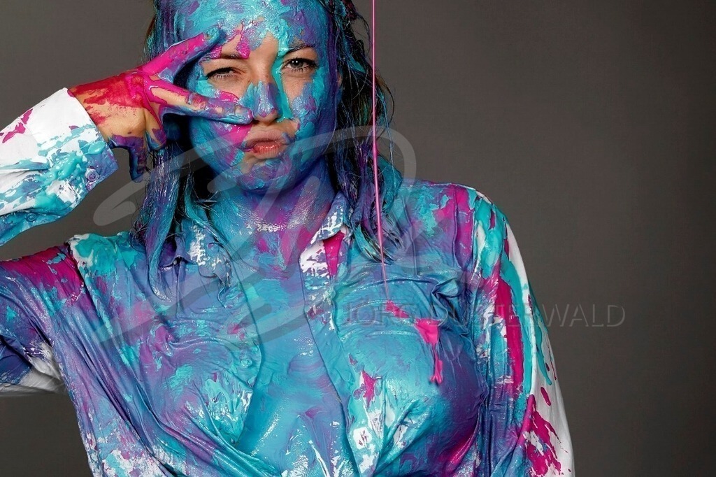 BodyArt-COLORSHIRT_1396 | #010 | Modell: Alena | Foto: Tschiponnique Skupin - Realisiert mit Pictrs.com