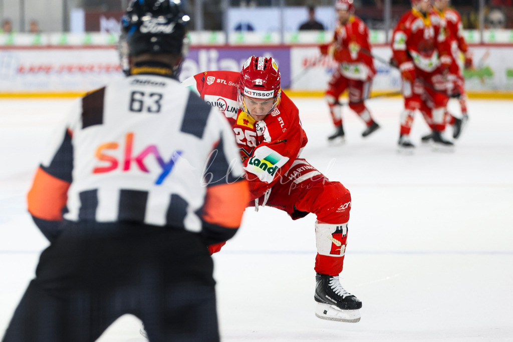 EHCB vs SCB 20260312_wb-4402 | Sportbilder, Sportfotograf, Hochzeits- und Eventfotografin, Flugshows, Portraits und Tiershooting, Aviation, Downhill, Nationalleague, Swissleague, International