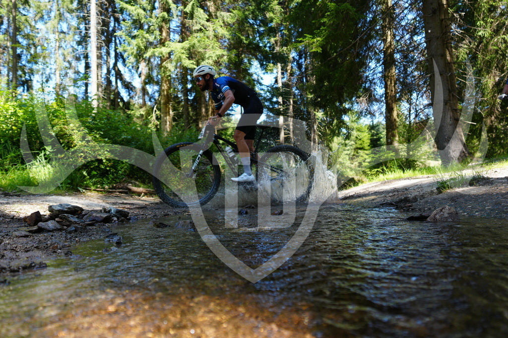FC604260 | Fotogalerie der Treibjagd im Dunkelwald - Dein MTB Etappenrennen im Erzgebirge - Realisiert mit Pictrs.com