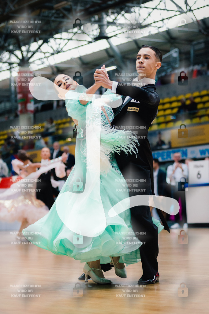 Hessen Tanzt WDSF Open Junior II Standard 3rd (205) Eric-Mihai Dragota _ Ingrid Maria Dragota (Romania)-2025-05-17-7693 | Webshop for digital downloads and prints of dance sport, event & show photographer Julian Link - Realisiert mit Pictrs.com