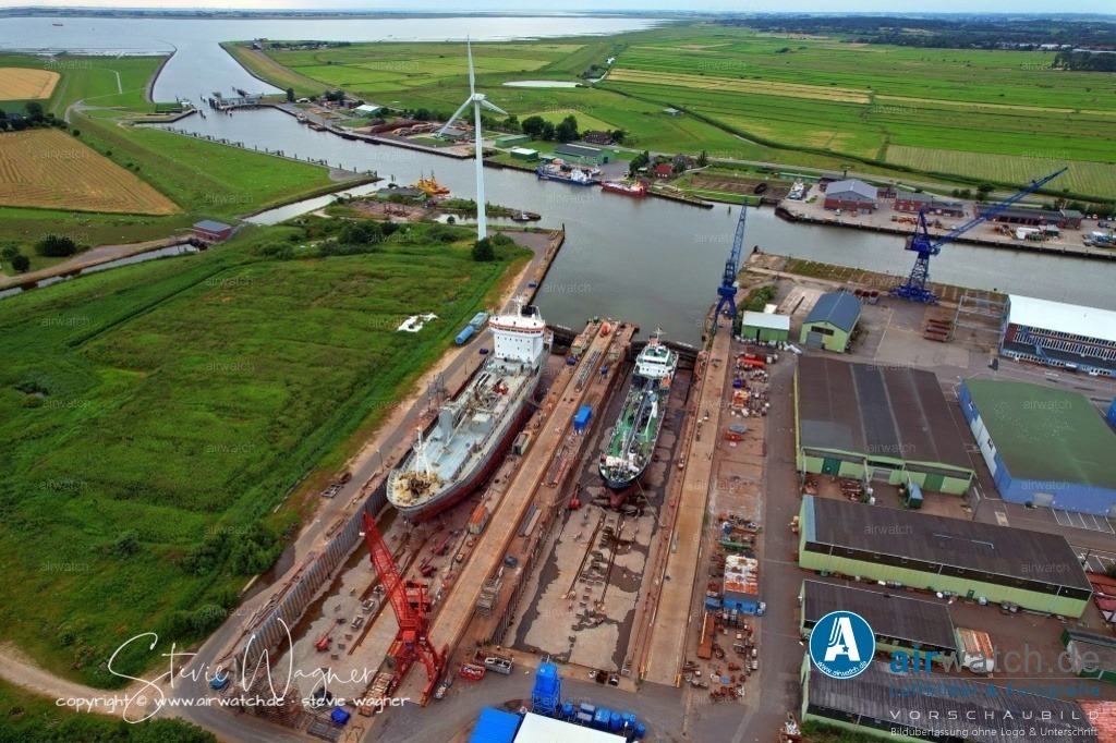 HDR - Husumer Dock und Reparatur GmbH & Co. KG | Entdecken Sie atemberaubende Luftbilder und Fotografien auf airwatch.de - Tauchen Sie ein in eine Welt voller faszinierender Aufnahmen aus der Vogelperspektive.