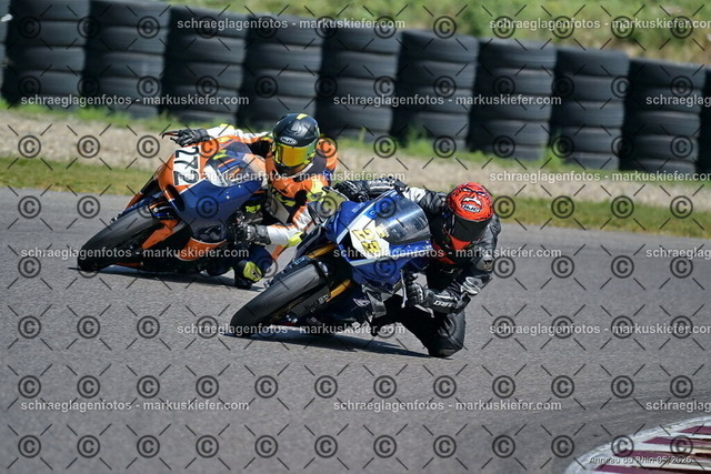 26BT02-1534 | markuskiefer.com - Realisiert mit Pictrs.com