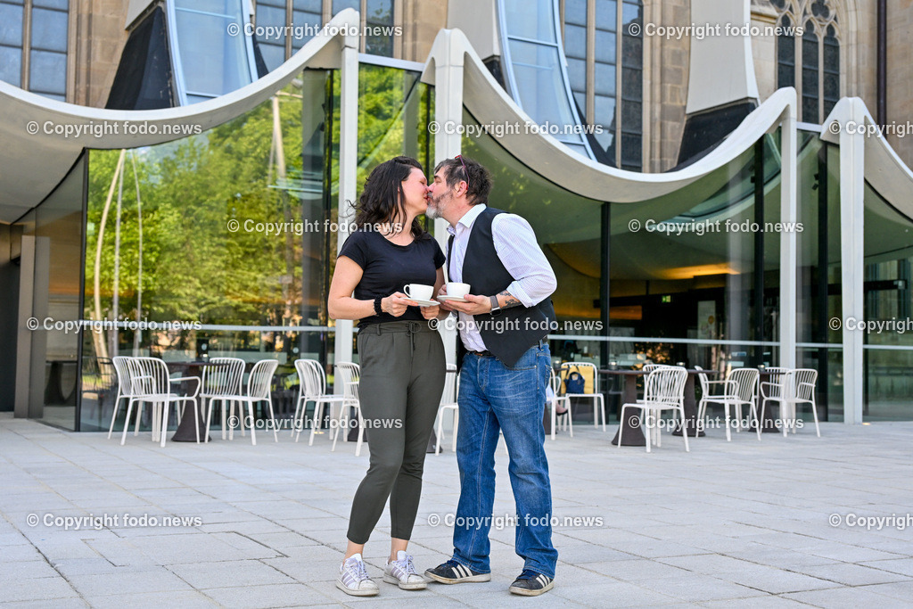 Domcafe_ Kurt Traxl_ 30.04.2024-2 | 30.04.2024, Linz, AUT, Domplatz, im Bild Kurt und Gabi Traxl - Domcafe beim Mariendom Linz
