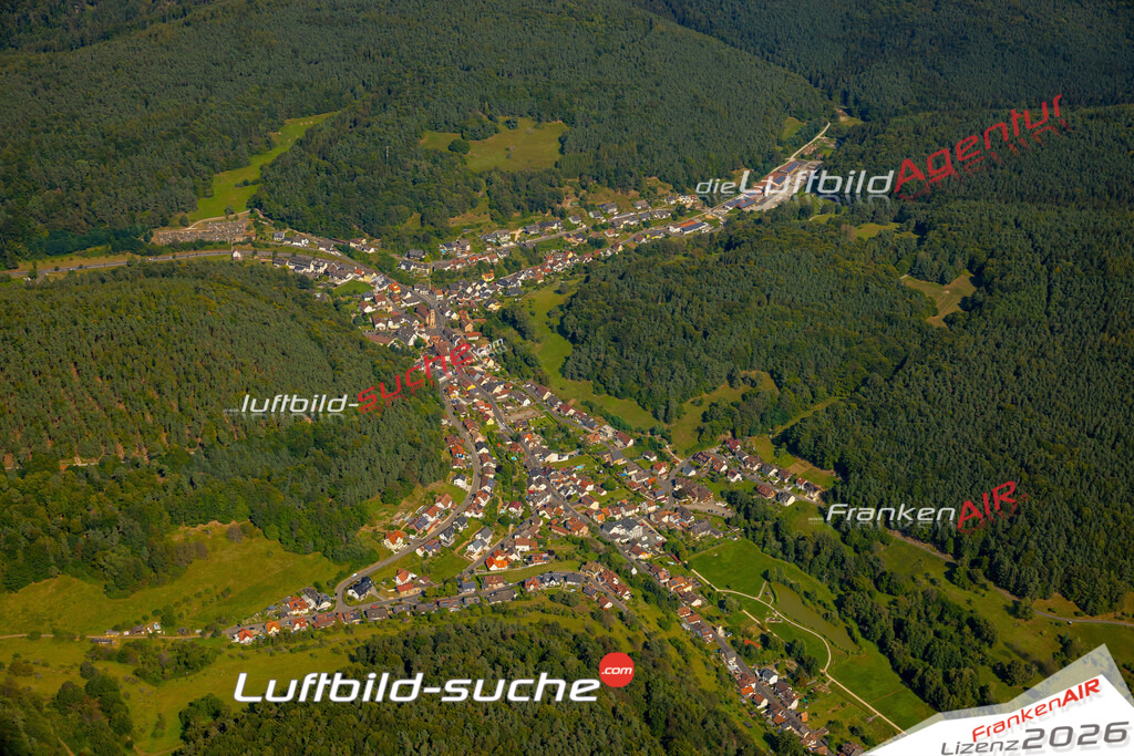 Das Luftbild zeigt :  Heimbuchenthal - Die Luftaufnahme wurde 2024 vom UL-Flugzeug aus erstellt ( keine Drohne ) - Hochauflösende Luftaufnahme - Für grossformatige Ausdrucke geeignet. Die Geschenkidee !Mit Lizenz und Bildrechte bestellbar