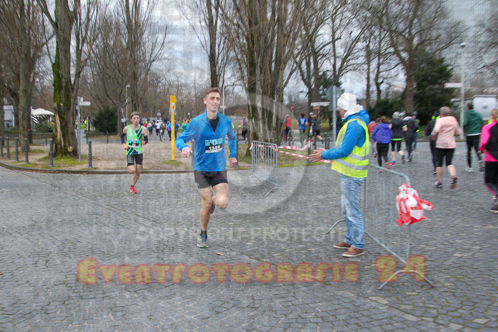 231231_1014_EV4_8165 | Sportfotografie im Rhein-Sieg Kreis, Köln, Bonn, NRW, Rheinland Pfalz, Hessen, etc. Unser Tätigkeitsfeld umfasst den Laufsport vom Volkslauf über den Marathon, Duathlon, Triathon bis zum Ultralauf wie Kölnpfad Ultra oder Schindertrail.