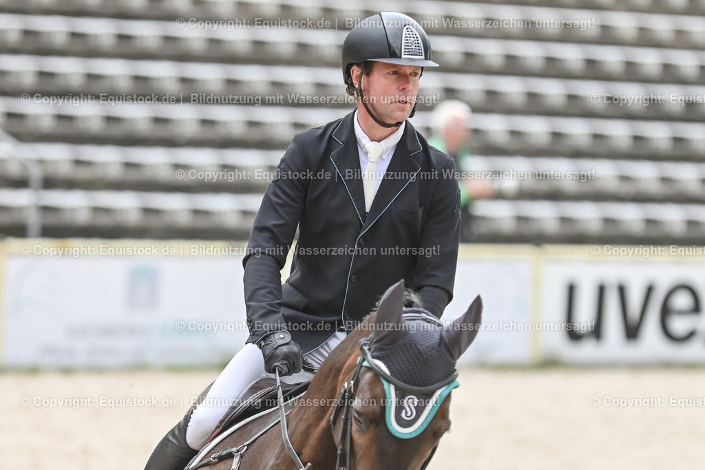 20230514_CCI4_Springen_0155 | equistock
