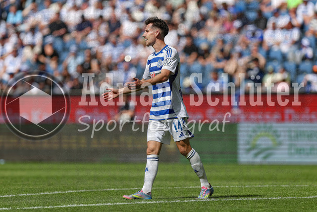 23.05.2026, GER, Fussball, Herren, Niederrheinpokal Finale, Saison 2025/2026, SC St. Tönis - MSV Duisburg | Conor Noß (MSV Duisburg) gestikuliert, Gestik und Mimik