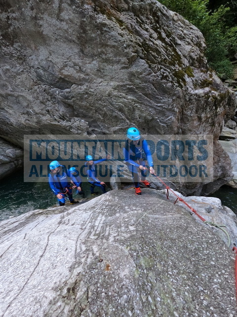 GOPR2342 | Bestelle die Bilder deines Berg- oder Wasser-Abenteuers mit Mountain Sports bequem von zu Hause aus direkt über unseren Online Fotoshop von pictrs.com. - Realisiert mit Pictrs.com