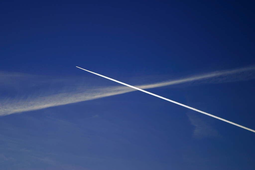 WolkenWort 38_skycross | Wolkenwort # 38
Flugzeug am Abendhimmel, November 2004
Fotoausstellung WOLKENWORTE, Oberbank Salzburg, Alter Markt 4, 30.5.-30.6.2006. Eine veranstaltung der Europagesellschaft, Salzburg