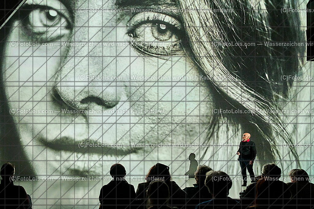 ALP8835_Linz_ARS-Elektr_MH_Nassplattenfoto_Gallhuber Katharina | (C)FotoLois.com, Alois Spandl, Linz an der Donau - ARS Elektronica Center, Multimediashow über Nassplattenfotografie von Markus Hofstätter, Fr 13. Oktober 2023.