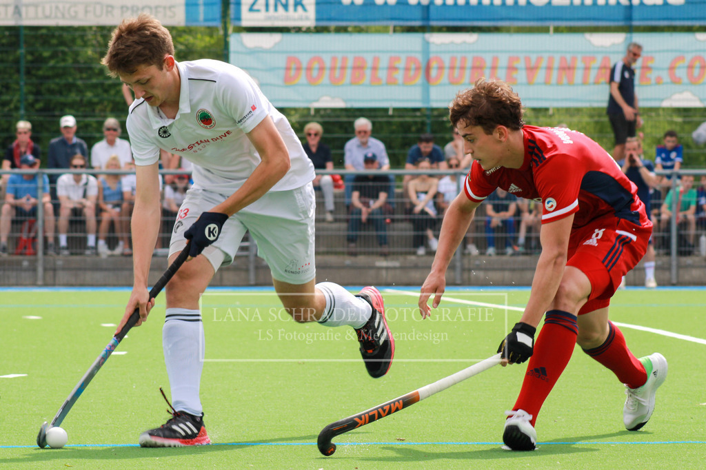 Hugo von Montgelas (MHC)  und Mika Schröders (CHTC) BUNDESLIGA HERREN VF3 MHC-CHTC 21.05.2023 | lanaschraderfotografie - Realisiert mit Pictrs.com
